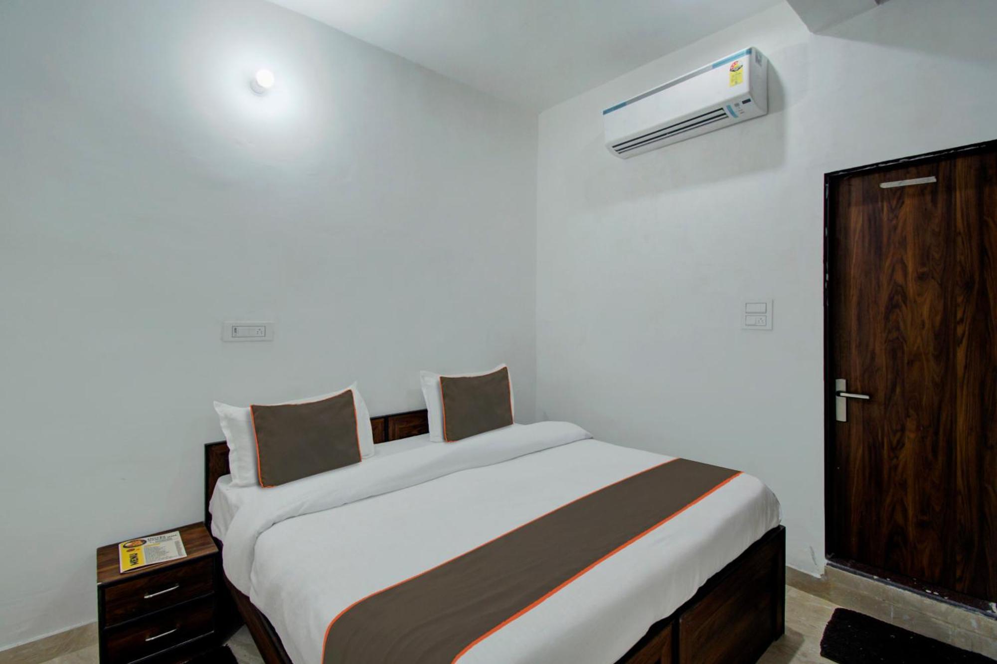 Oyo 82094 Hotel Saras Inn Divisione di Divisione di Jaipur Esterno foto