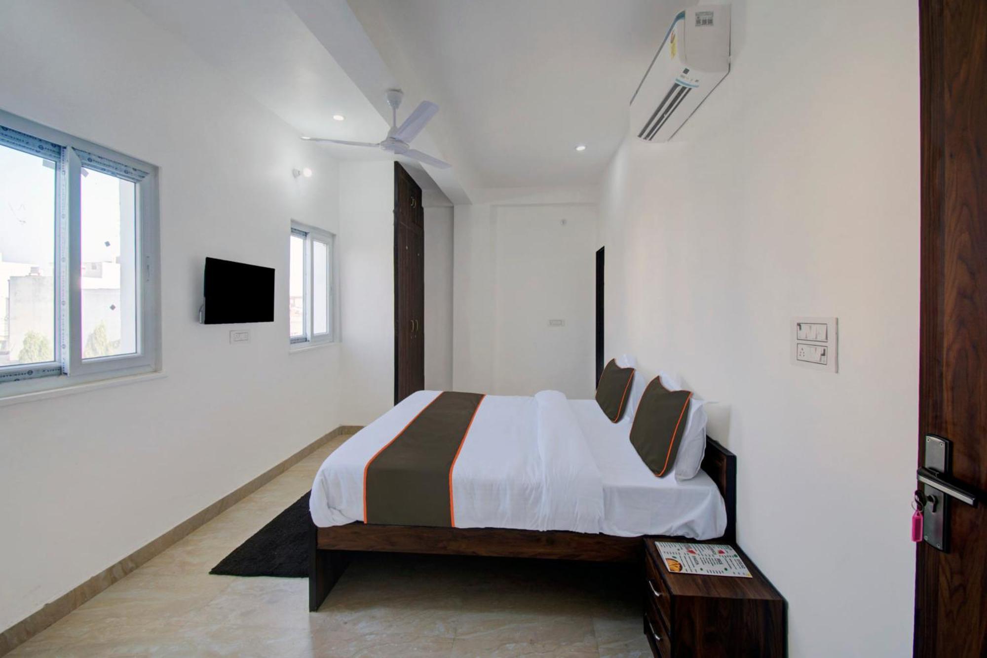 Oyo 82094 Hotel Saras Inn Divisione di Divisione di Jaipur Esterno foto